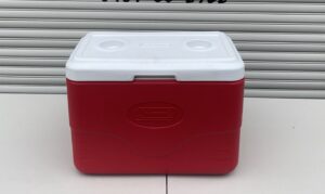 クーラーBOX（中）